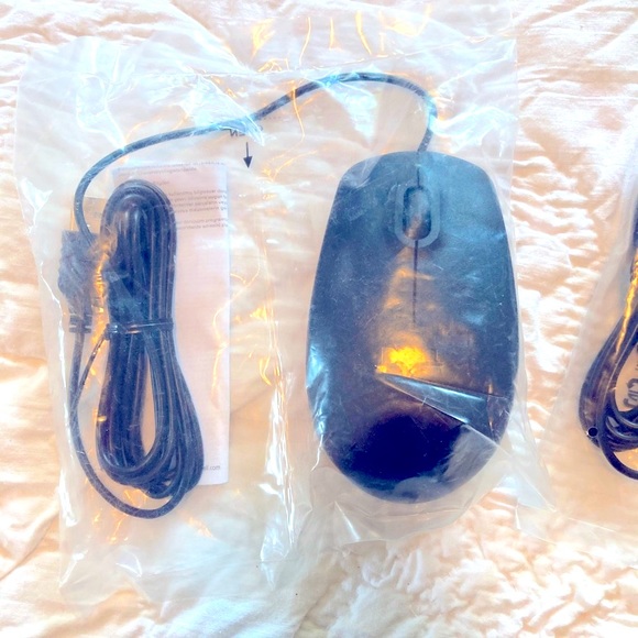 Dell mouse 🐭 pad - Picture 2 of 3